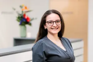 Portraitfoto von Mitarbeiterin Svenja Vahrenkampf