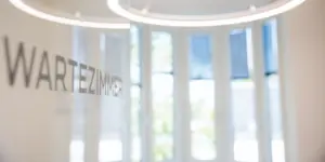 Tür des Wartezimmers