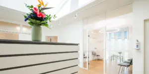 Praxis Dr. David Piel - Rezeption und Wartezimmer