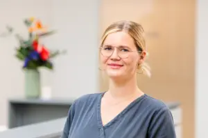 Portraitfoto von Mitarbeiterin Svenja Vahrenkampf